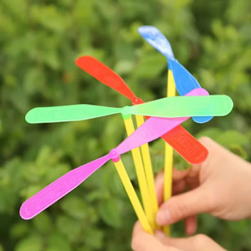 Świecąca LED bambusowa ważka,  – Kids Outdoor Movie Night recenzja i cena